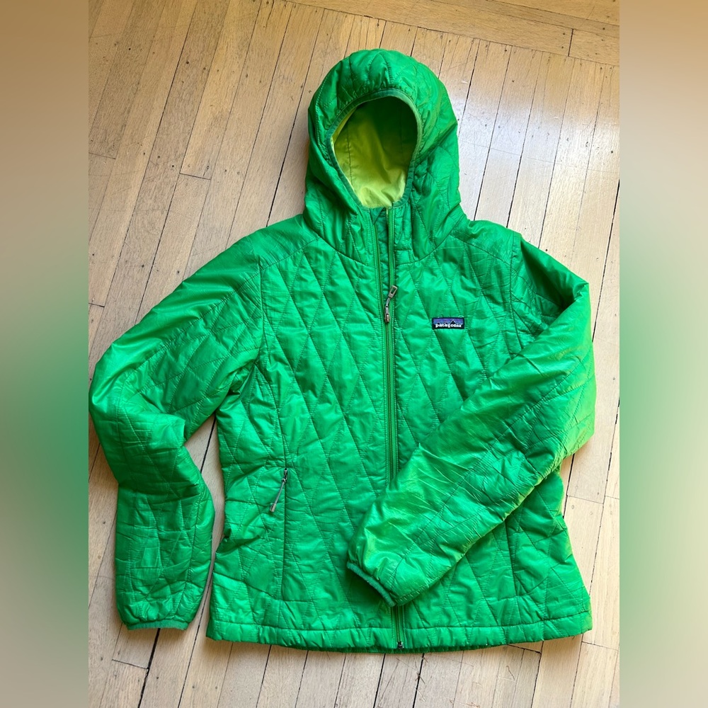Patagonia Nano-puff Hoodie - Women’s Medium